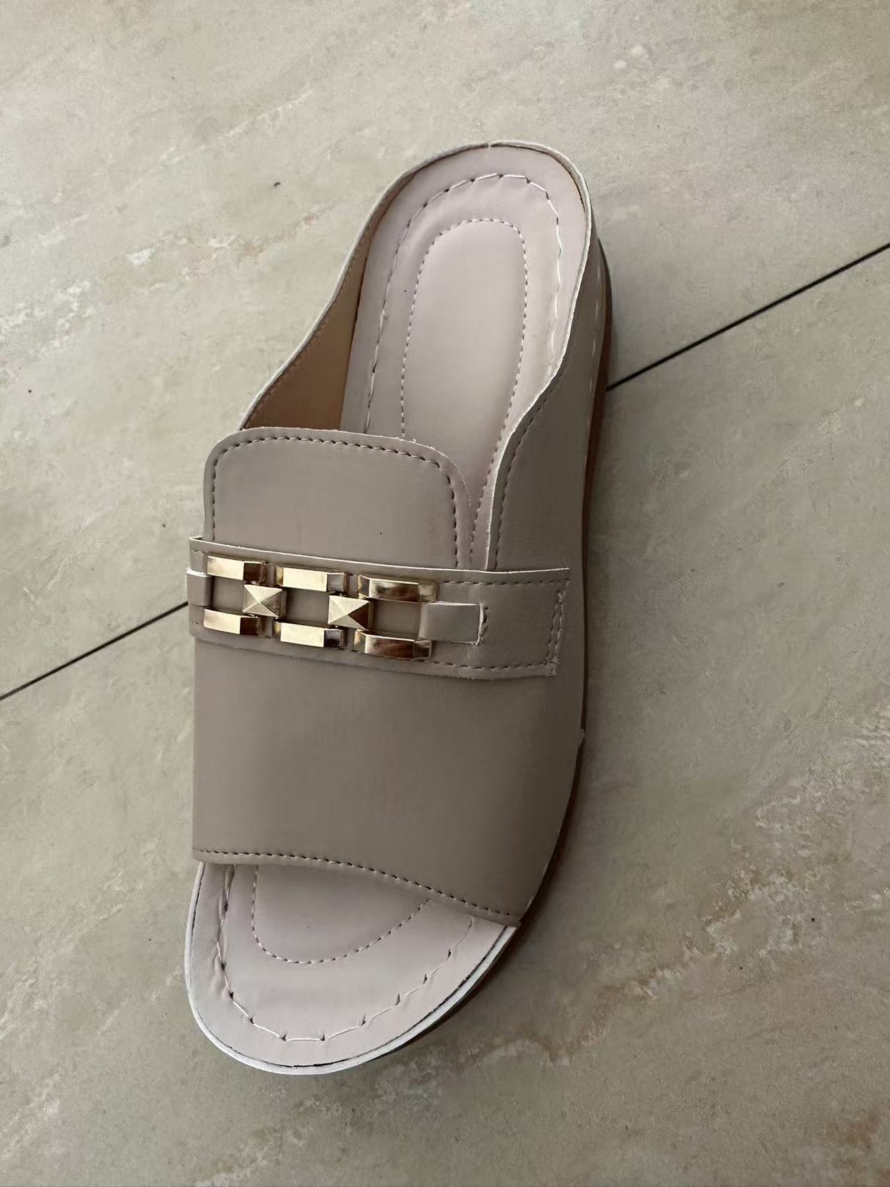 PlatformMetal Decoration Roman Style Fish Mouth Beach Slippers