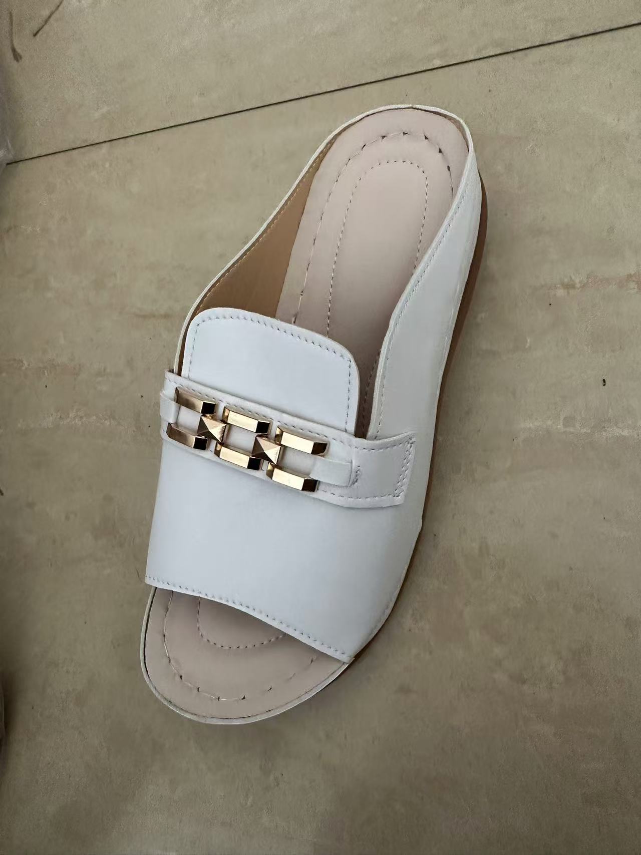 PlatformMetal Decoration Roman Style Fish Mouth Beach Slippers