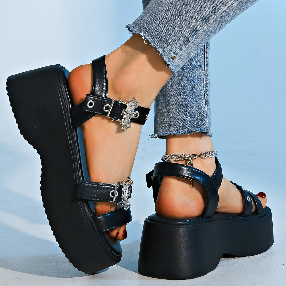 Women's High-rise Platform Sandals With Rivets