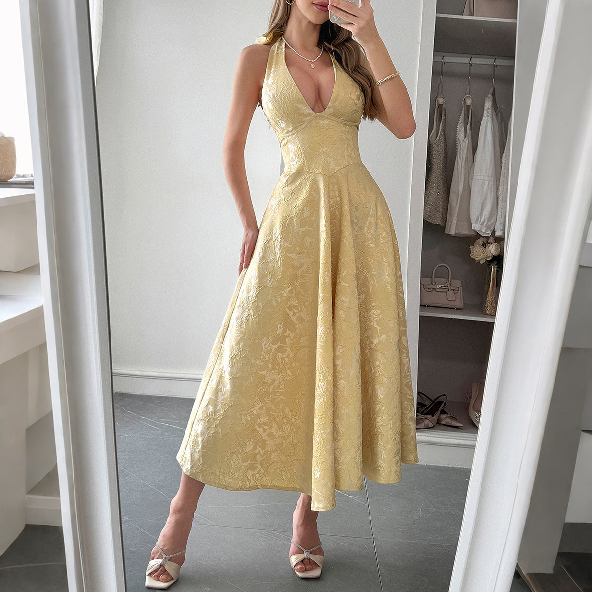 European And American Elegant Evening Dress Halter Waist